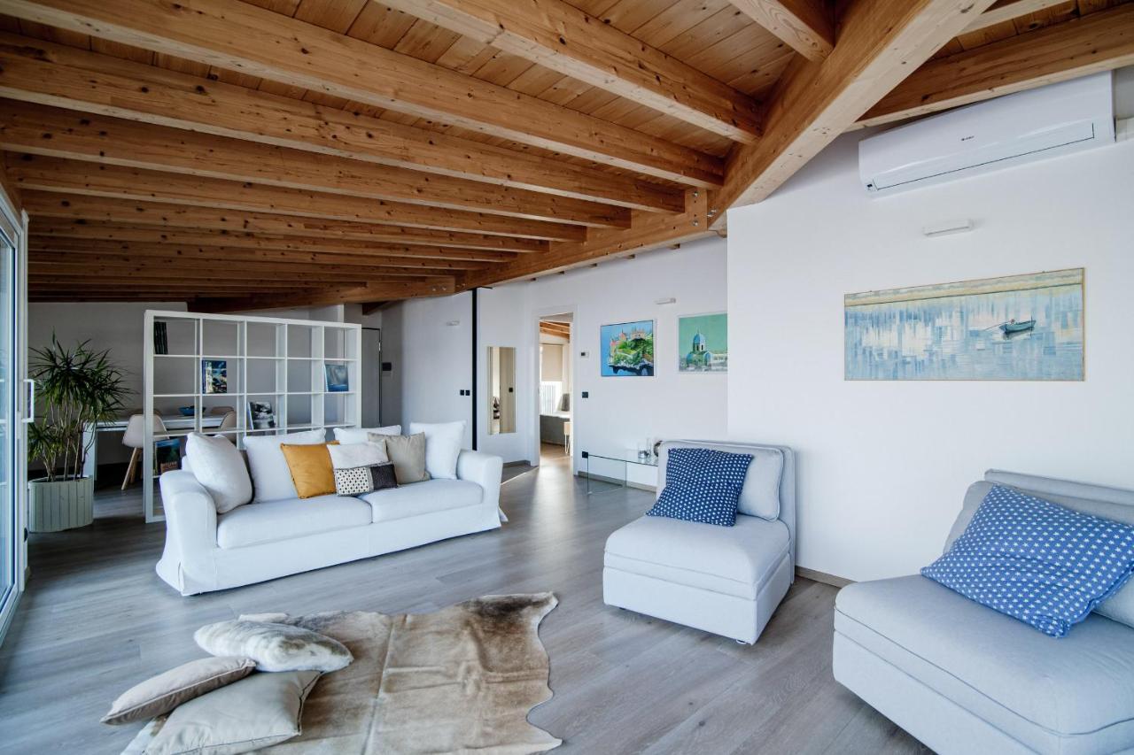 White Attic - By Myhomeincomo Camnago Volta Екстер'єр фото