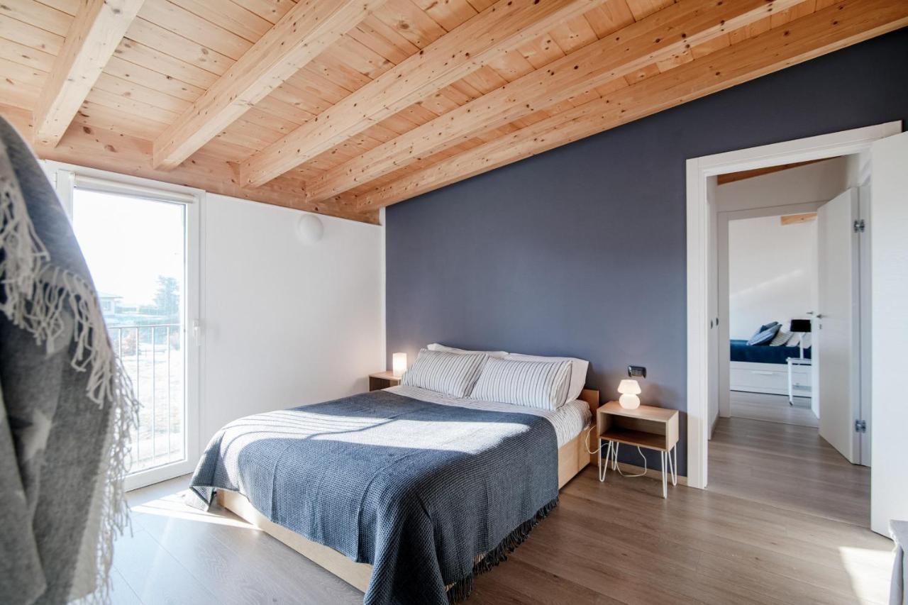 White Attic - By Myhomeincomo Camnago Volta Екстер'єр фото