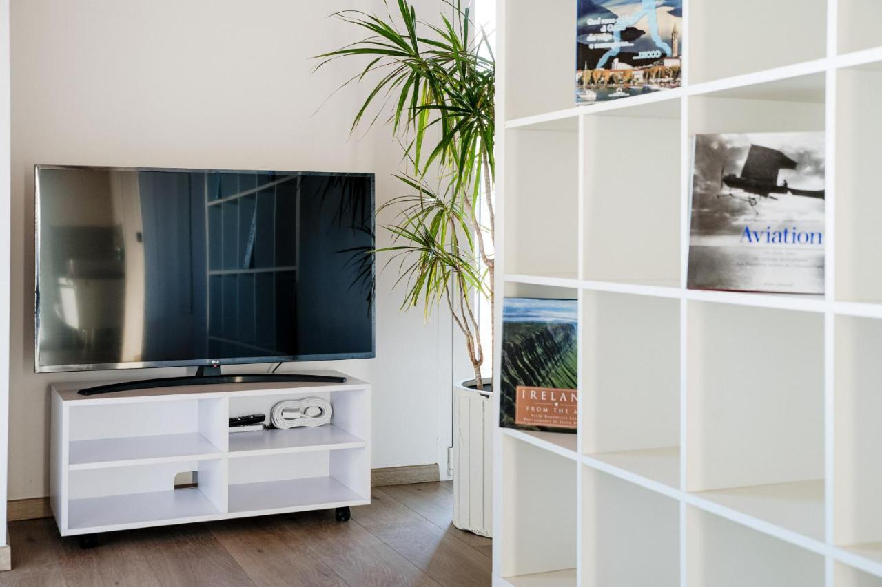 White Attic - By Myhomeincomo Camnago Volta Екстер'єр фото