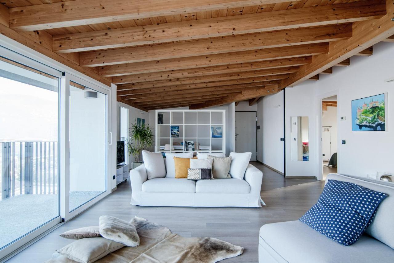 White Attic - By Myhomeincomo Camnago Volta Екстер'єр фото